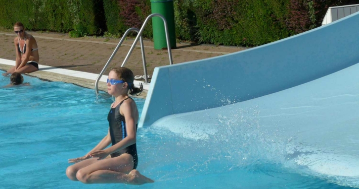 Schwimmen-Wasserrutsche